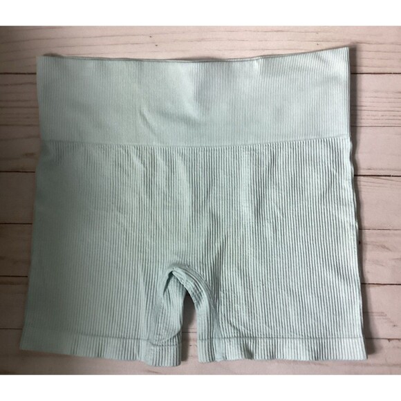 Colsie Women's Sports Athletic Ribbed Bike Shorts Mint Green Size Large - Picture 1 of 3